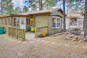 Cozy Munds Park Cabin with Patio and Grill